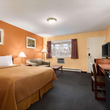 Travelodge By Wyndham Quesnel Bc מראה חיצוני תמונה