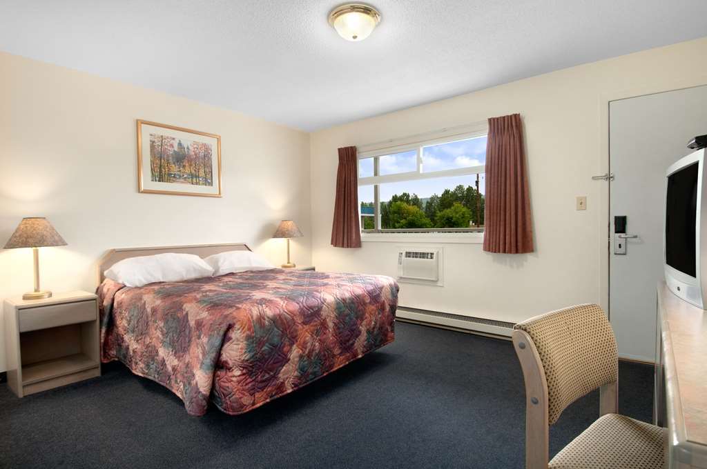 Travelodge By Wyndham Quesnel Bc חדר תמונה