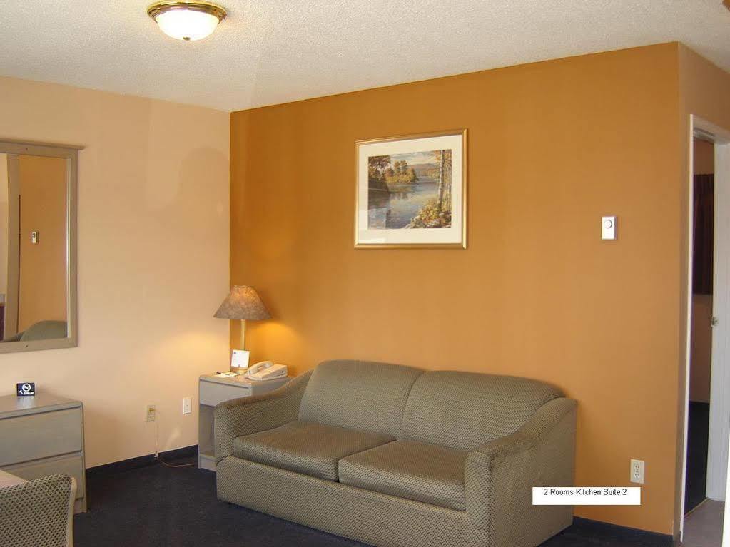 Travelodge By Wyndham Quesnel Bc מראה חיצוני תמונה
